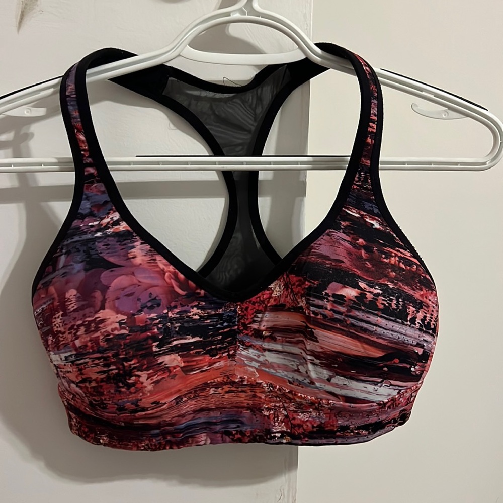 Lululemon sports bra